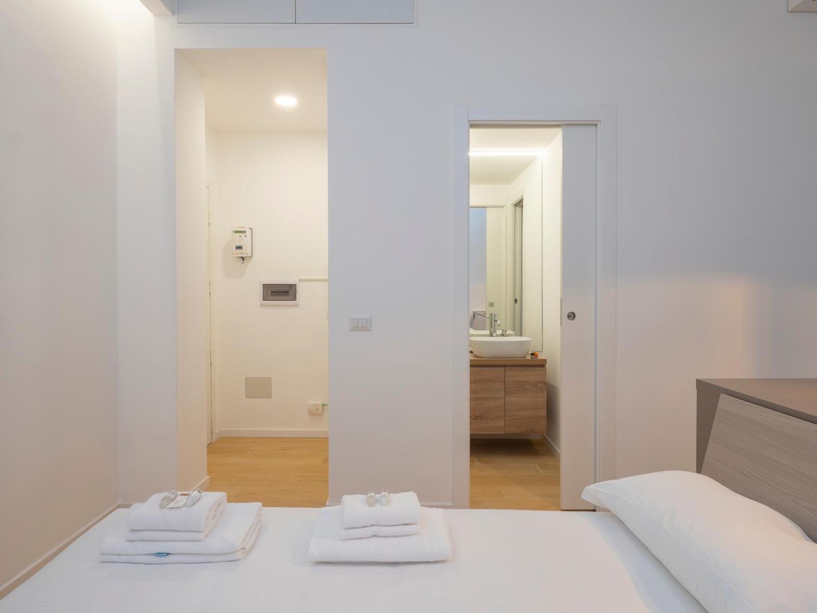 Xenia - Renovated In Navigli Area *