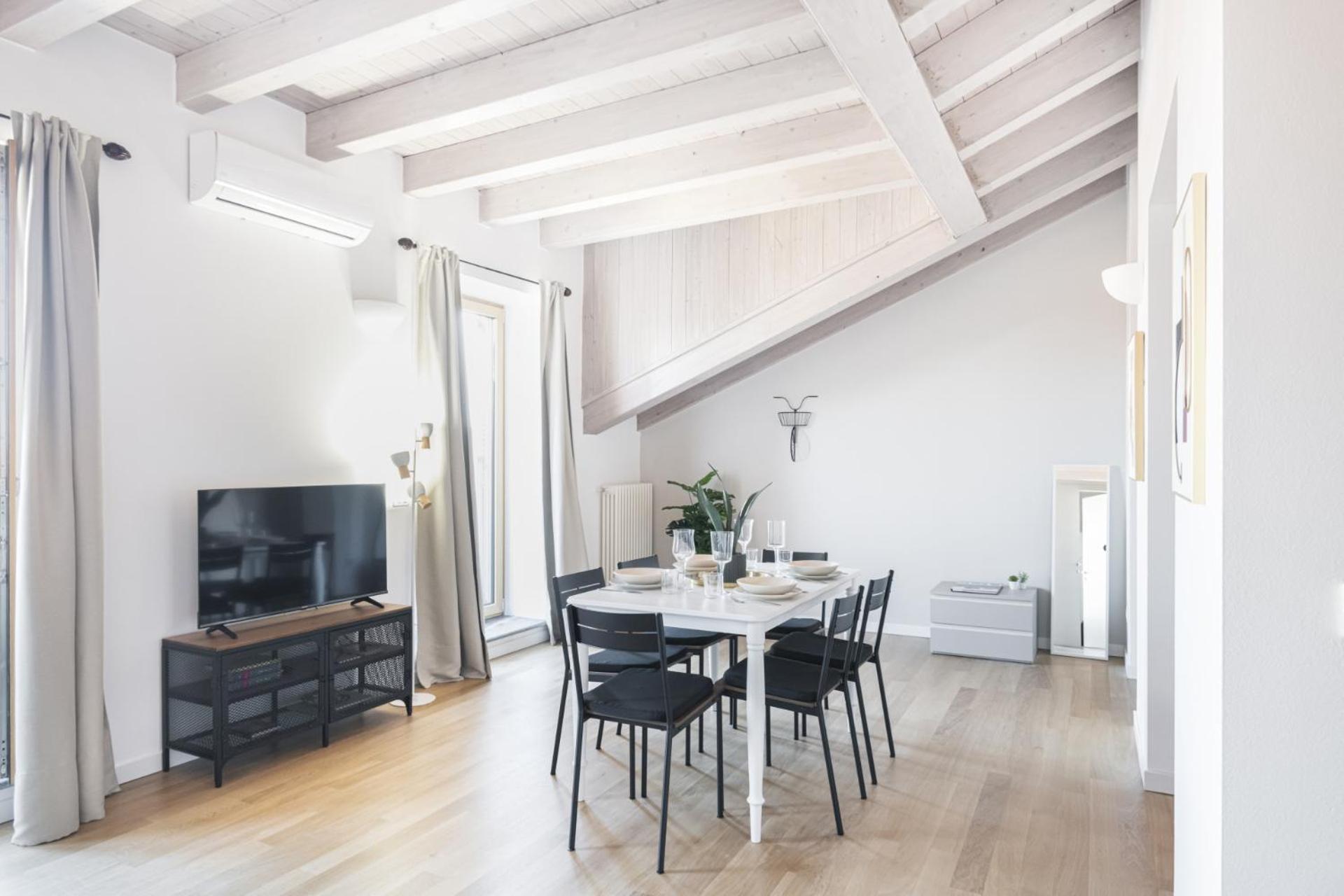Easylife - Gioiello Con Ampio Balcone Panoramico In Porta Ticinese Appartement *