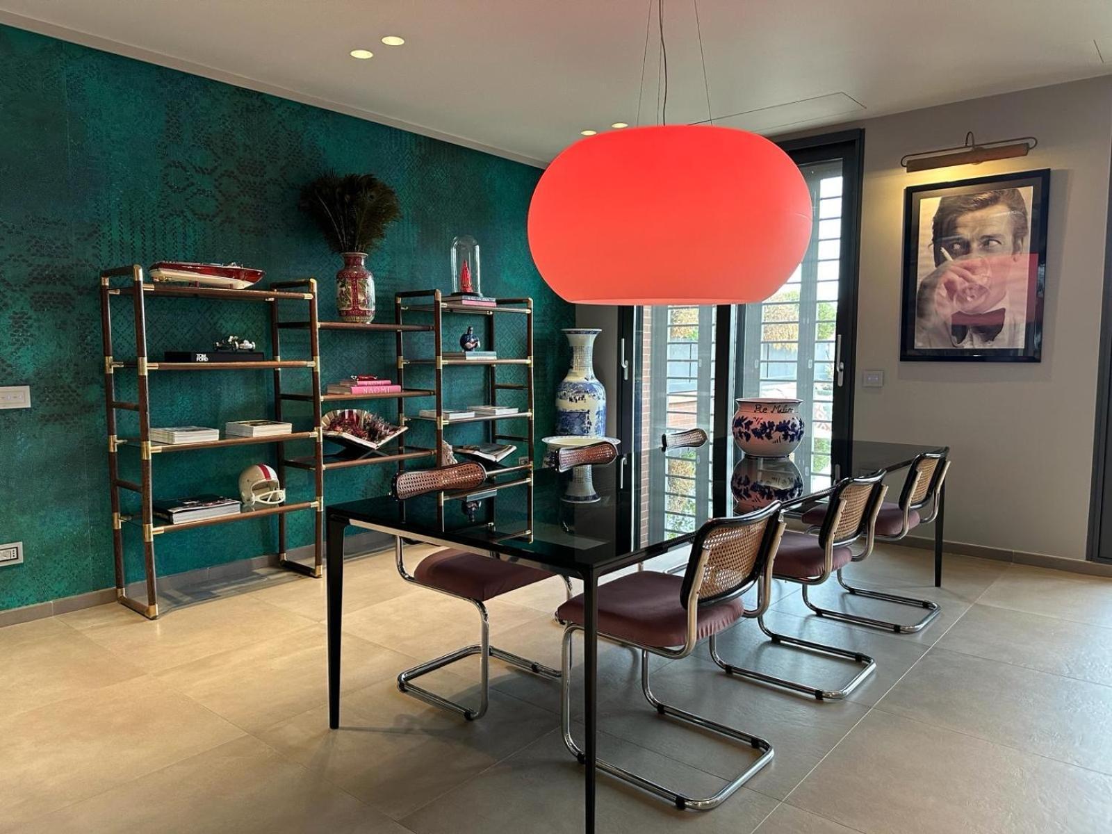 Ms Luxury Milaan