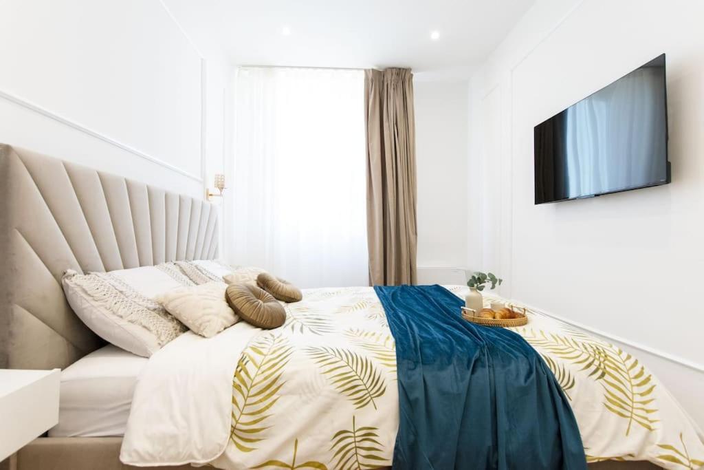 We - Prada Luxury Apartment Mailand