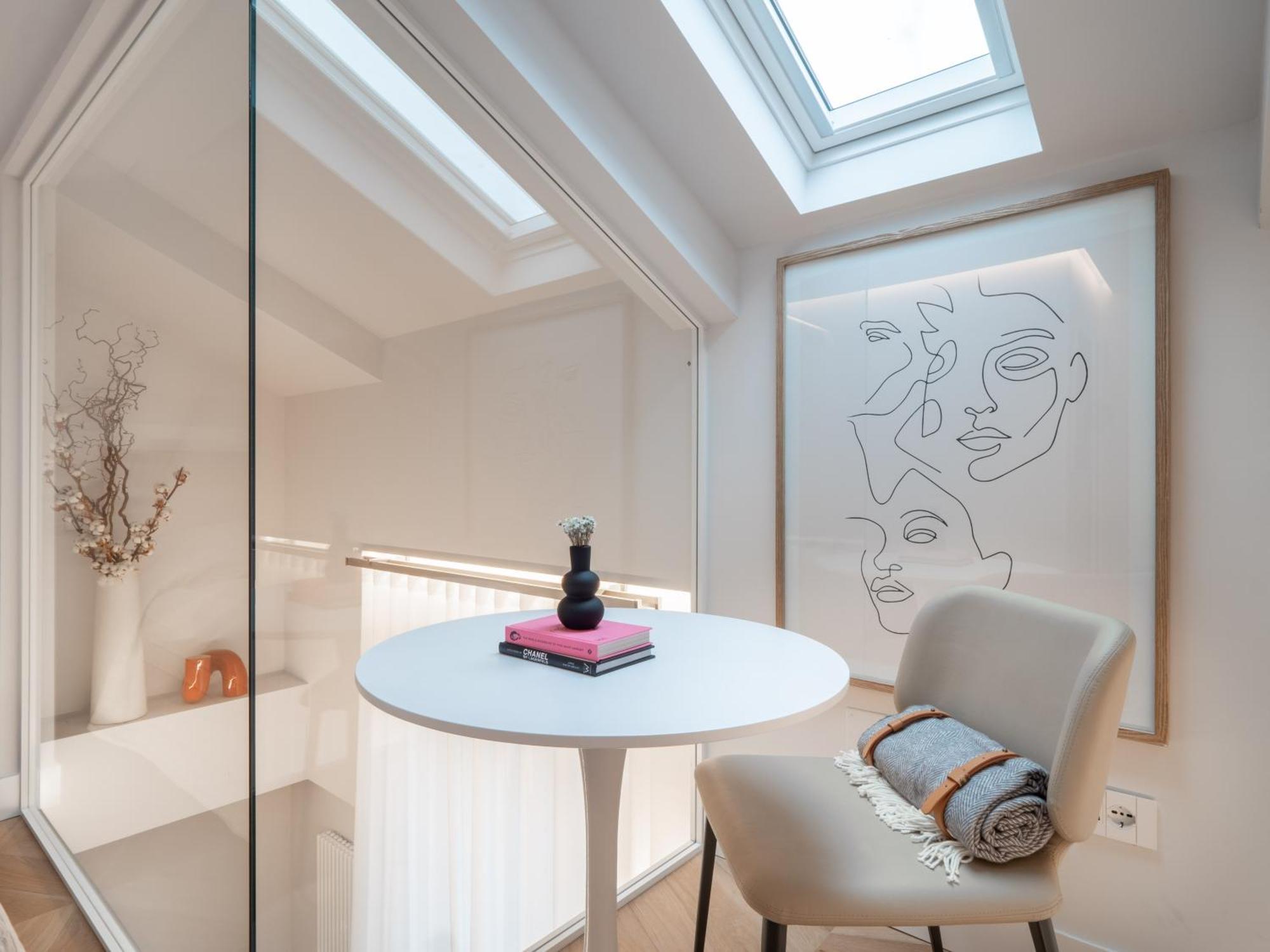 Appartamento Design Su 2 Piani Via Della Spiga Milano