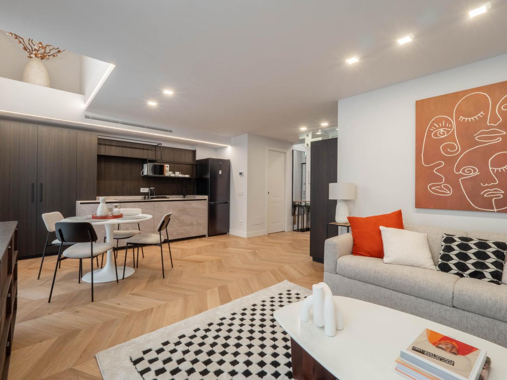 Appartamento Design Su 2 Piani Via Della Spiga Milano