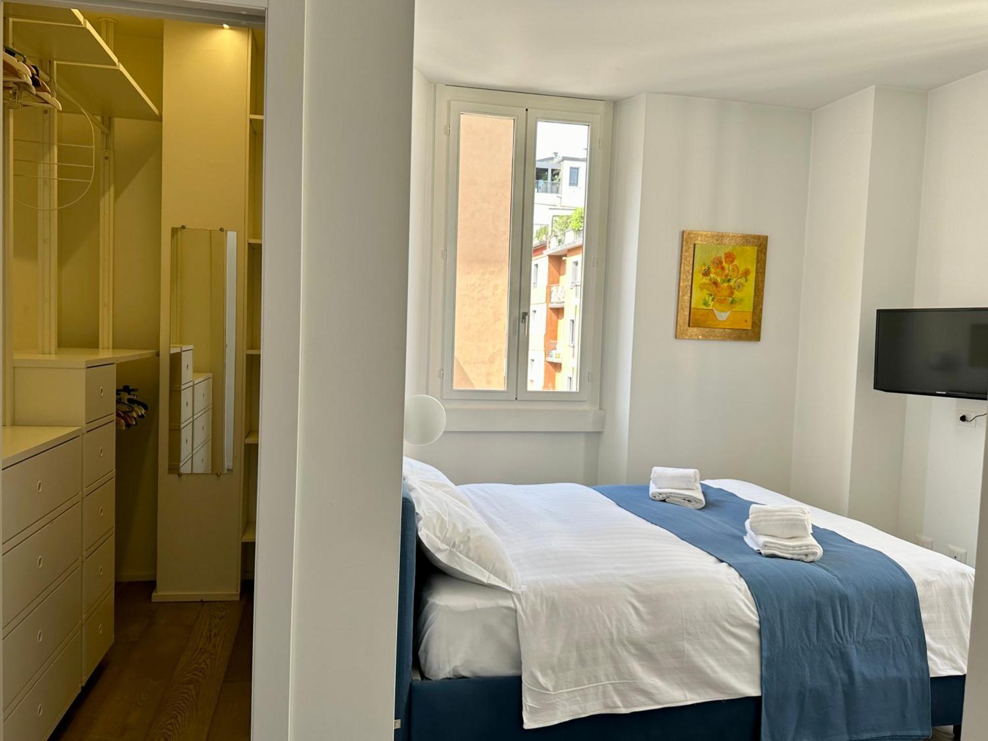 New Luxury Modern Flat In Center - Navigli/duomo Leilighet *