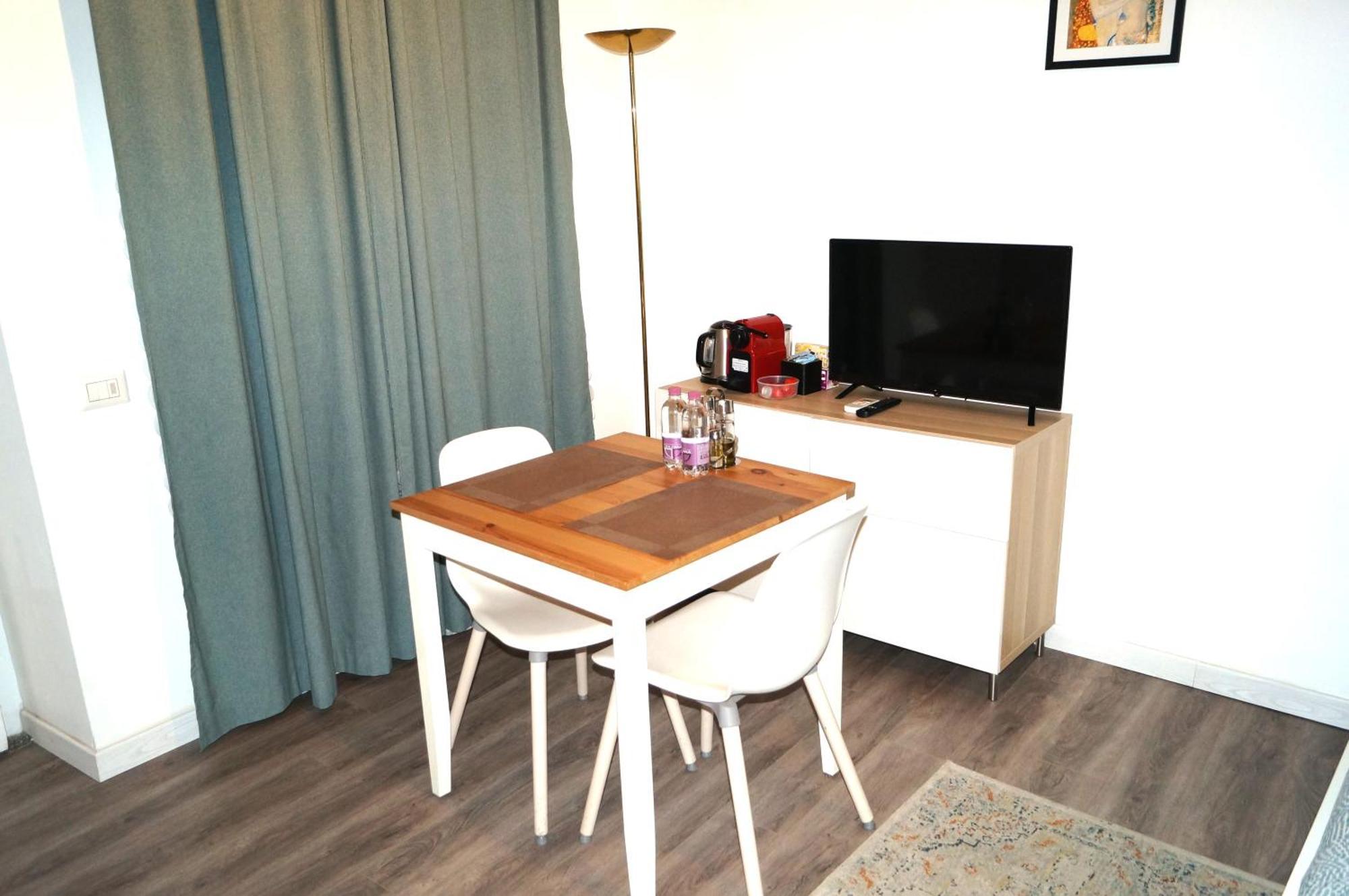 Appartement House Naviglio Quattro Milaan