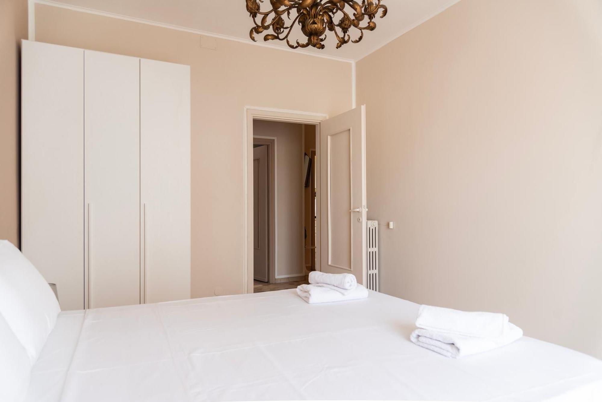 Casa Dali Via Venezian 14 Milano