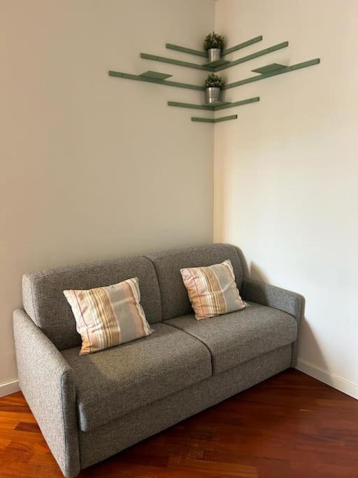 Leilighet House - 20 Min From Center, Free Wifi And Private Parking Milano