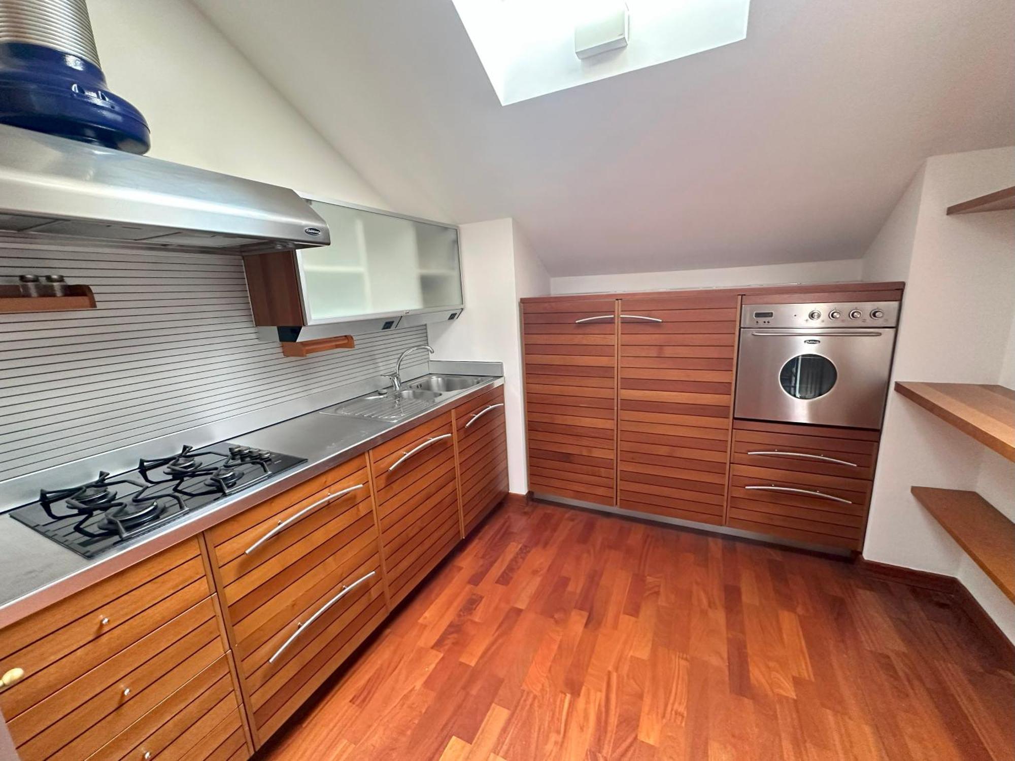 Con 2 Da Letto Navigli + Parcheggio Per 2 Auto Appartement *