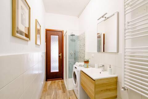 Alloggio in famiglia Quiet And Private In *