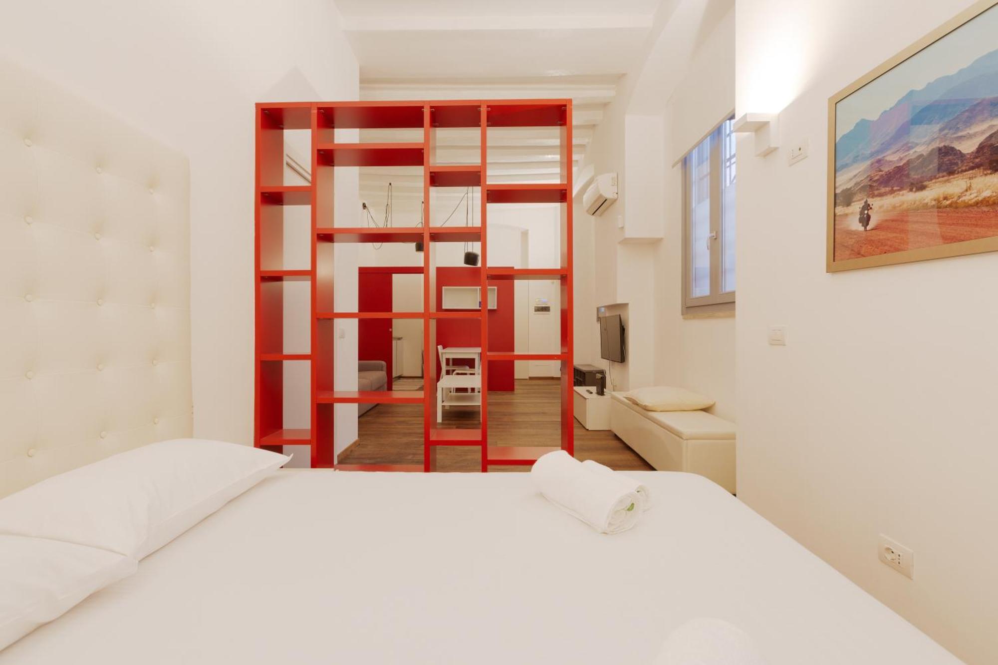 Modern 280m From Arco Della Pace! *