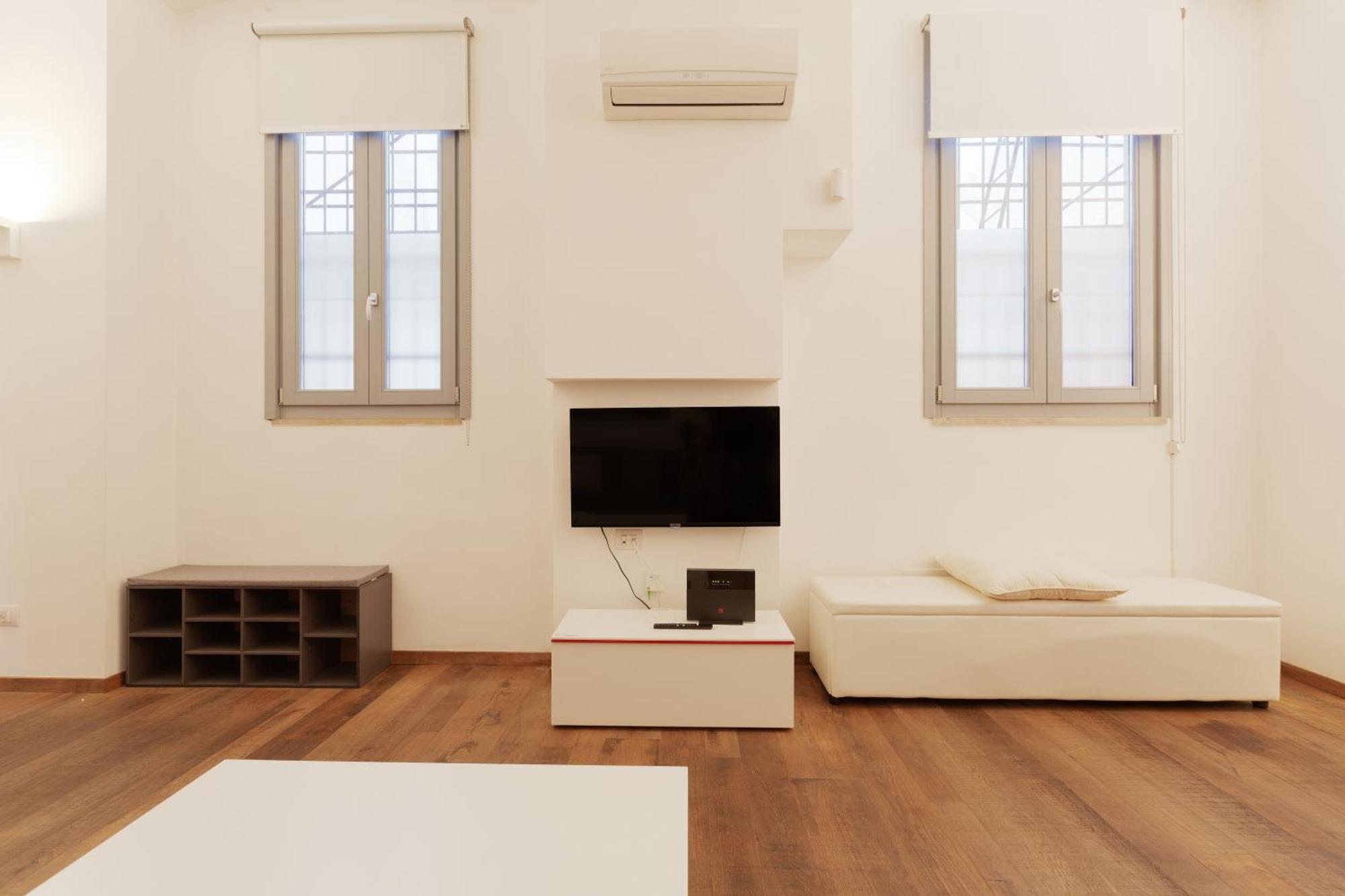 Apartment Modern 280m From Arco Della Pace! Mailand