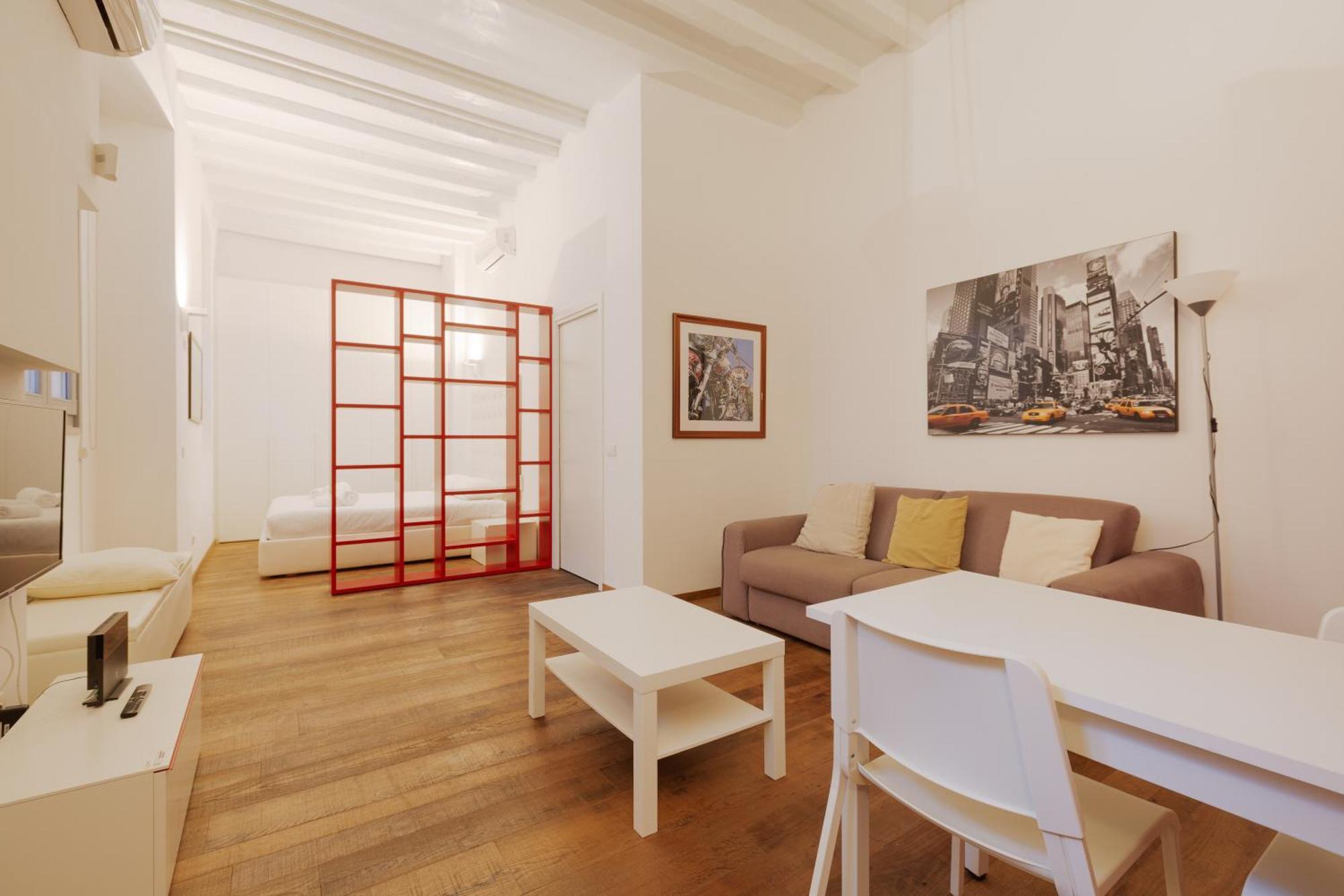 Modern 280m From Arco Della Pace!