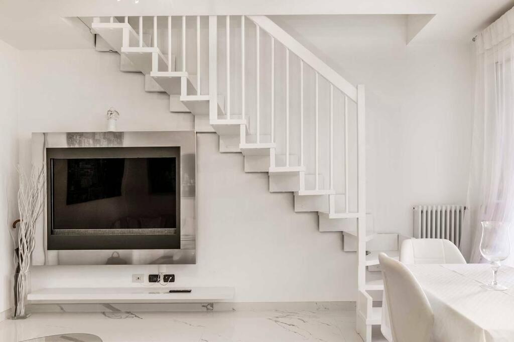 Jacuzzi Duomo - Free Parcking Ac Wi-fi Apartment Milan