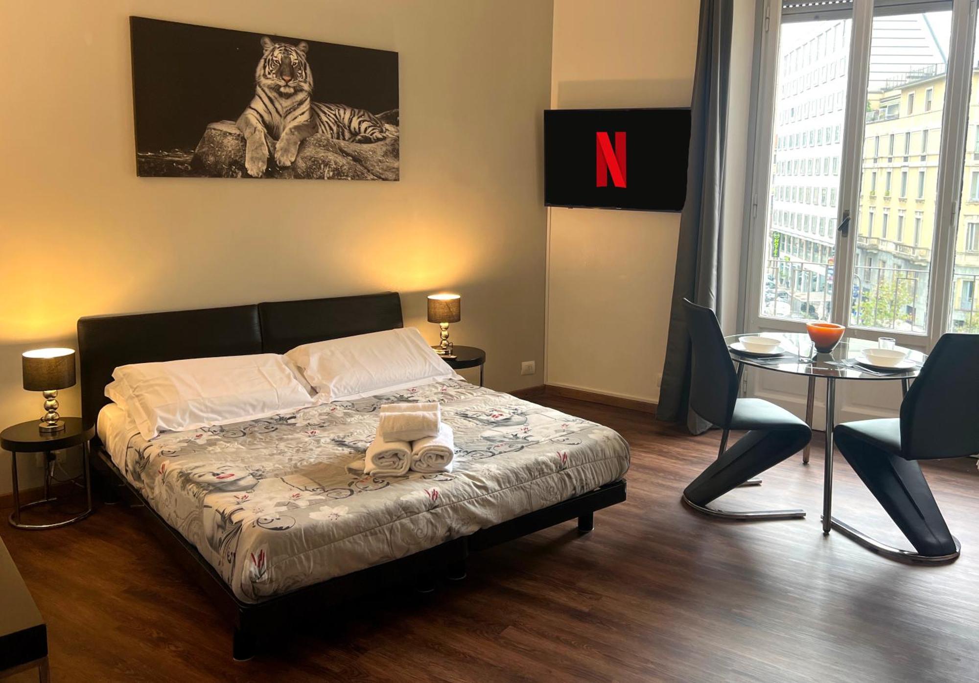 Appartement Milanoflats - New Beautiful Fully Equipped With A View Of Piazza San Camillo - 5 Minutes From Station, M2, M3, Airport Shuttle Milaan