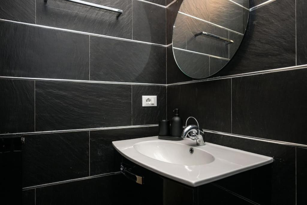 Wonderfull Two Floors Navigli Apartment Milan