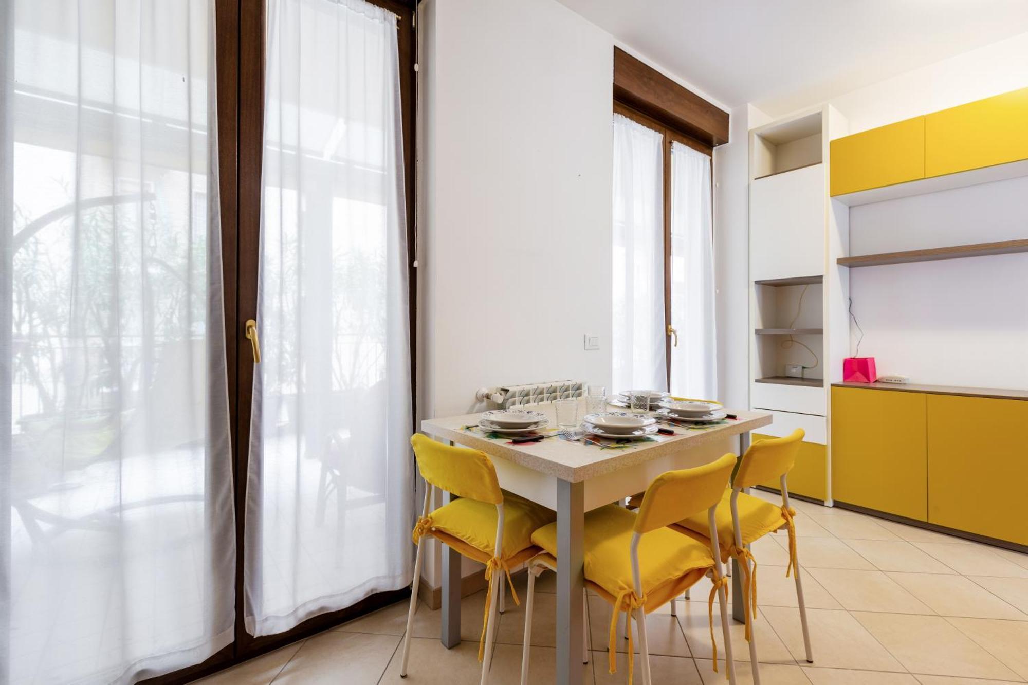 Corsica Huge Terrace Flats * Milan