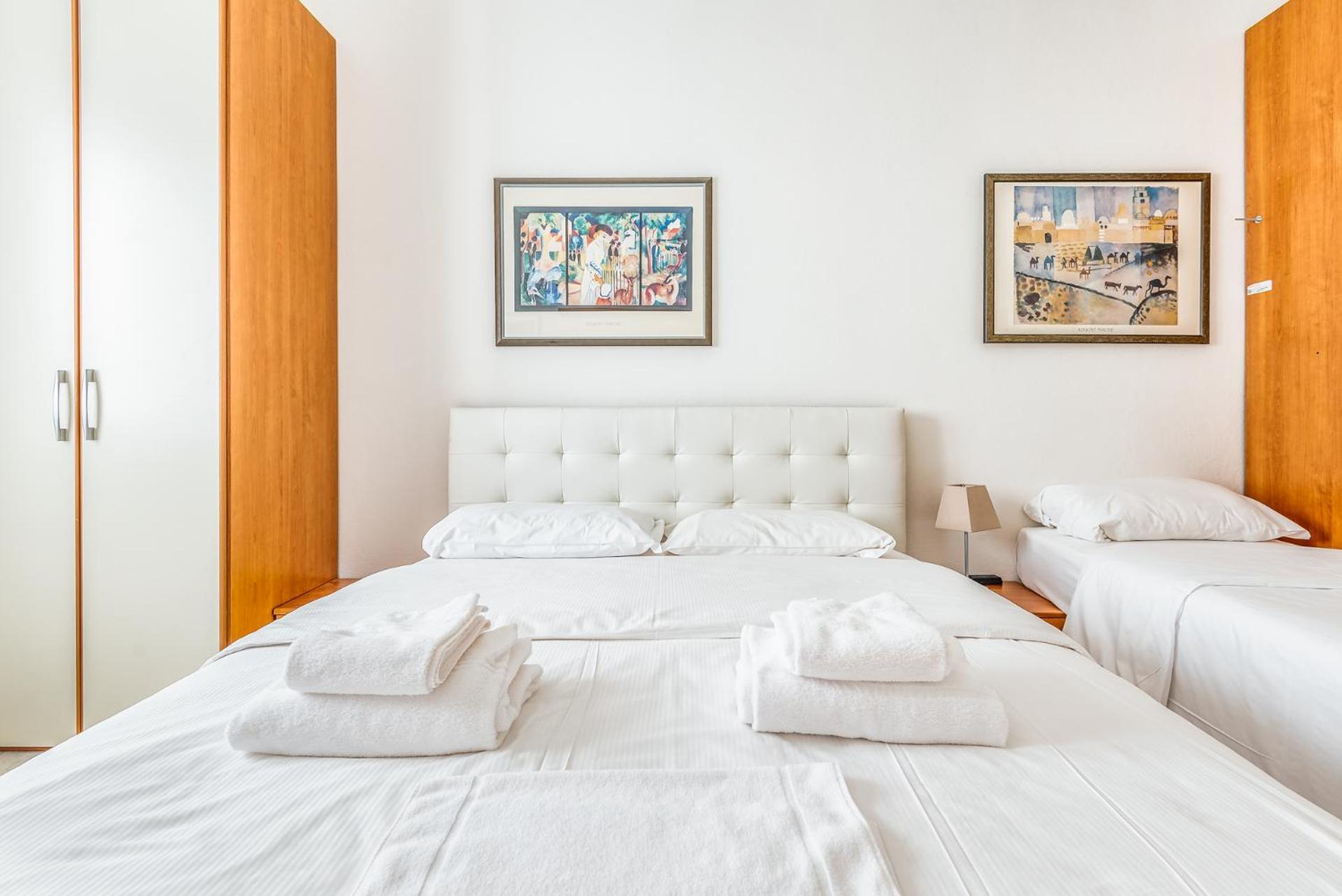 Comfortable One Bedroom 3 Pax Wifi Apartment