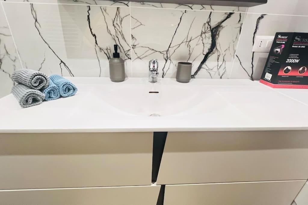New And Elegant On The Navigli Netflix E Appartamento Milano