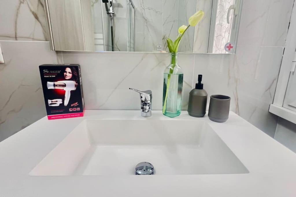 New And Elegant On The Navigli Netflix E * Milano