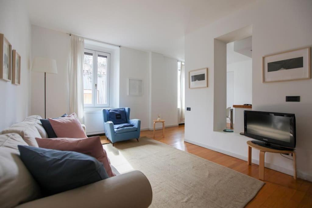 Hacca Collection - Brera & Fashion District - Bright 2br Milan