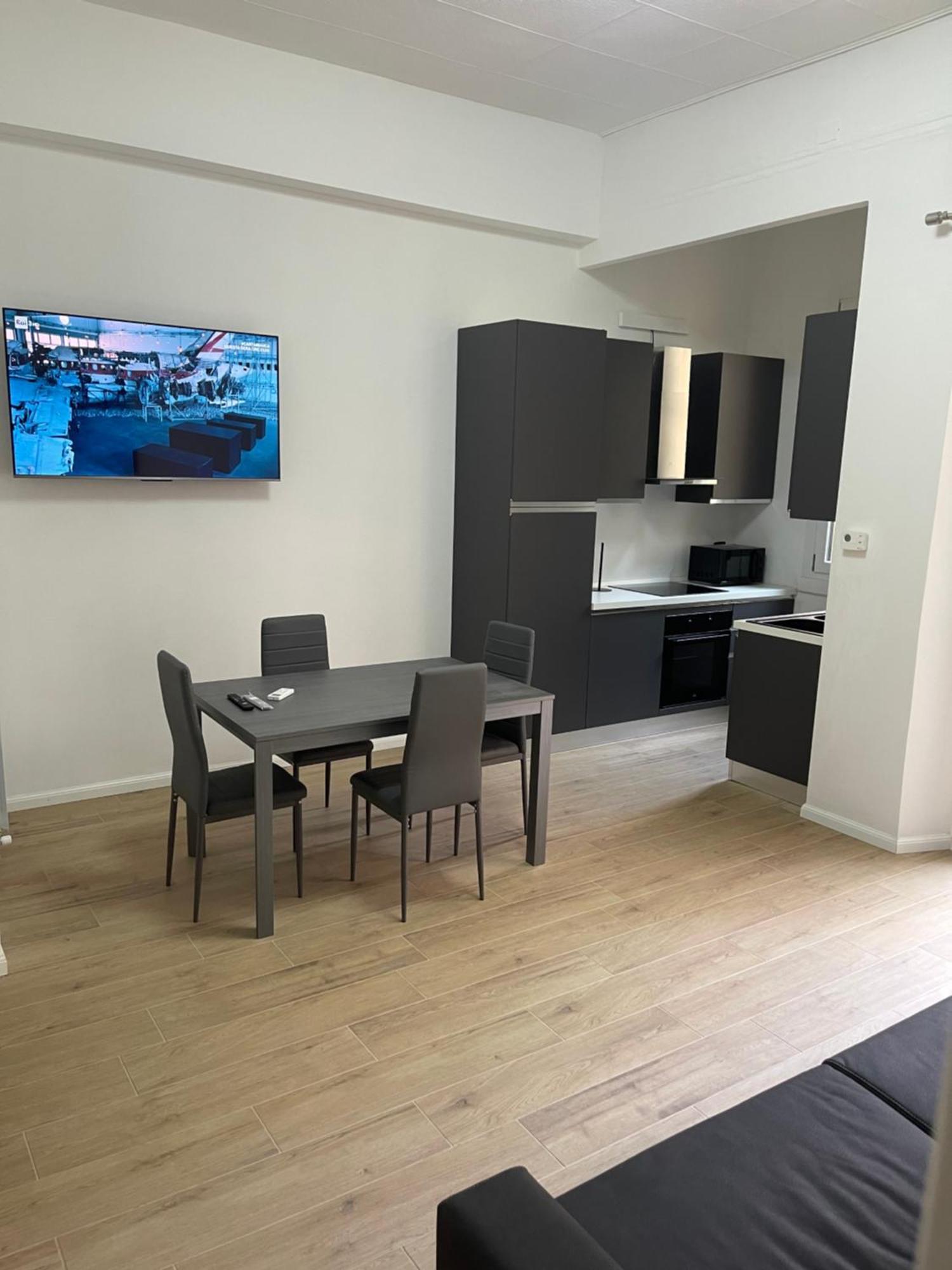 Ampio Bilocale Zona Navigli Appartement