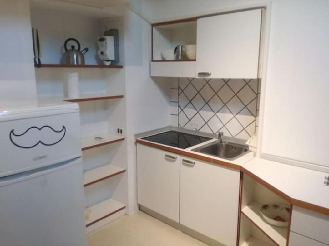 Apartment Bilocale Mansardato Zona Corso Buenos Aires Mm1-mm2 Lippi 2 Milan