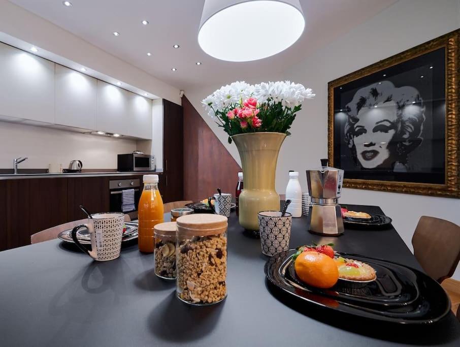 Life Suite-hosted By Sweetstay Appartamento *