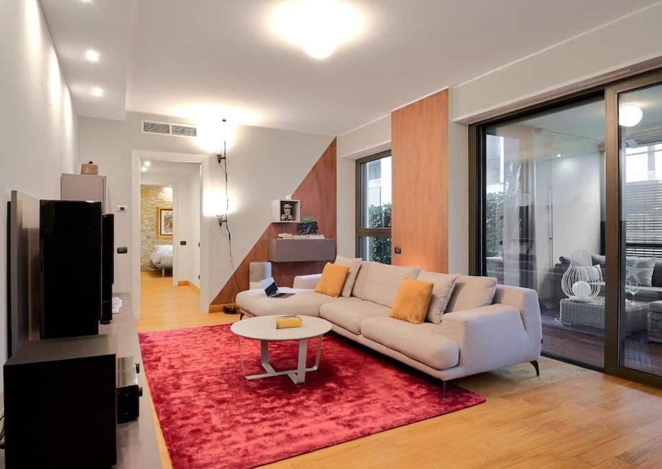 Life Suite-hosted By Sweetstay Appartamento *