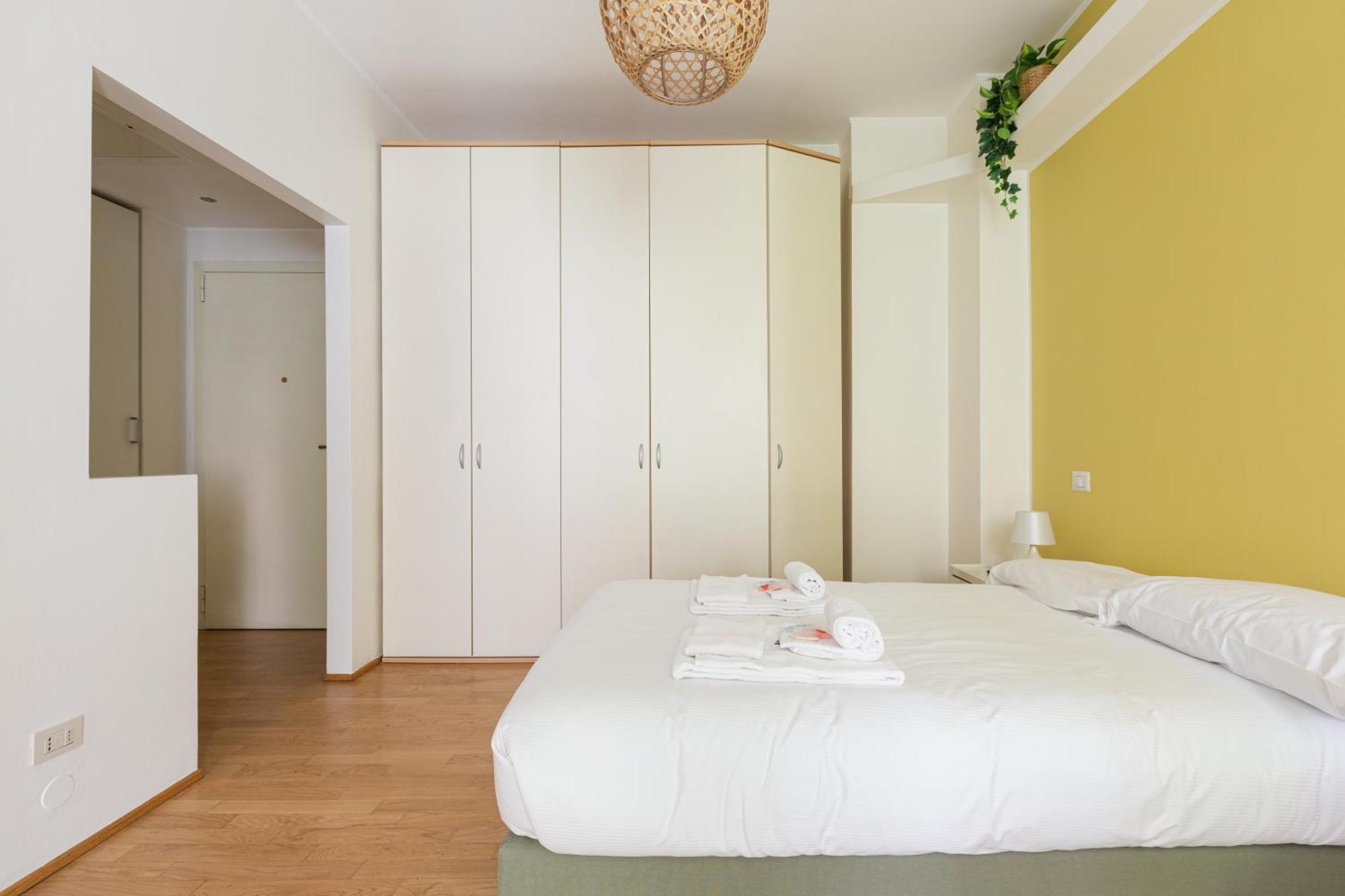 Gerusalemme M5 Yellow With Closed Balcony! Appartamento Milano