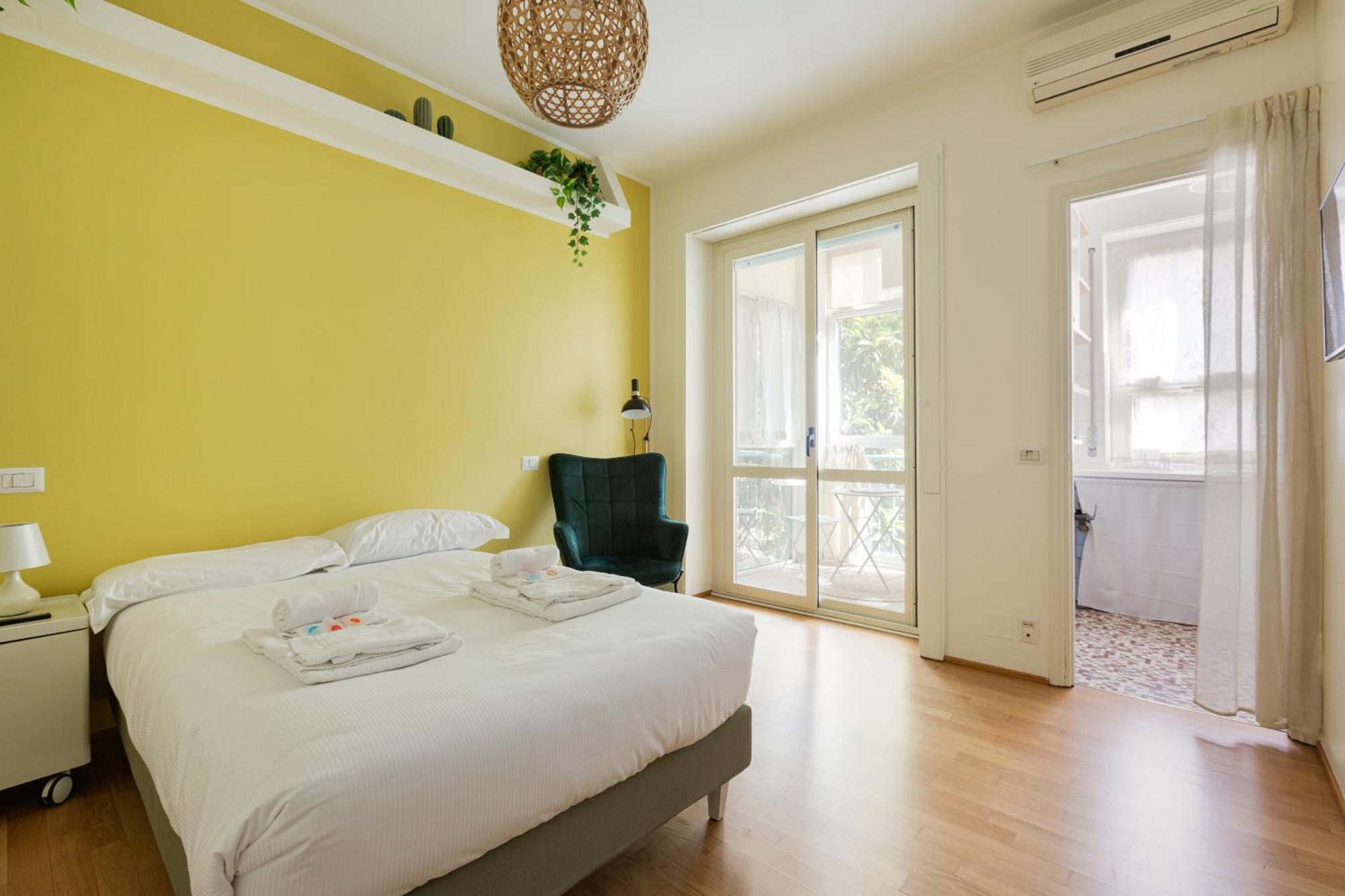 Gerusalemme M5 Yellow With Closed Balcony! * Milano