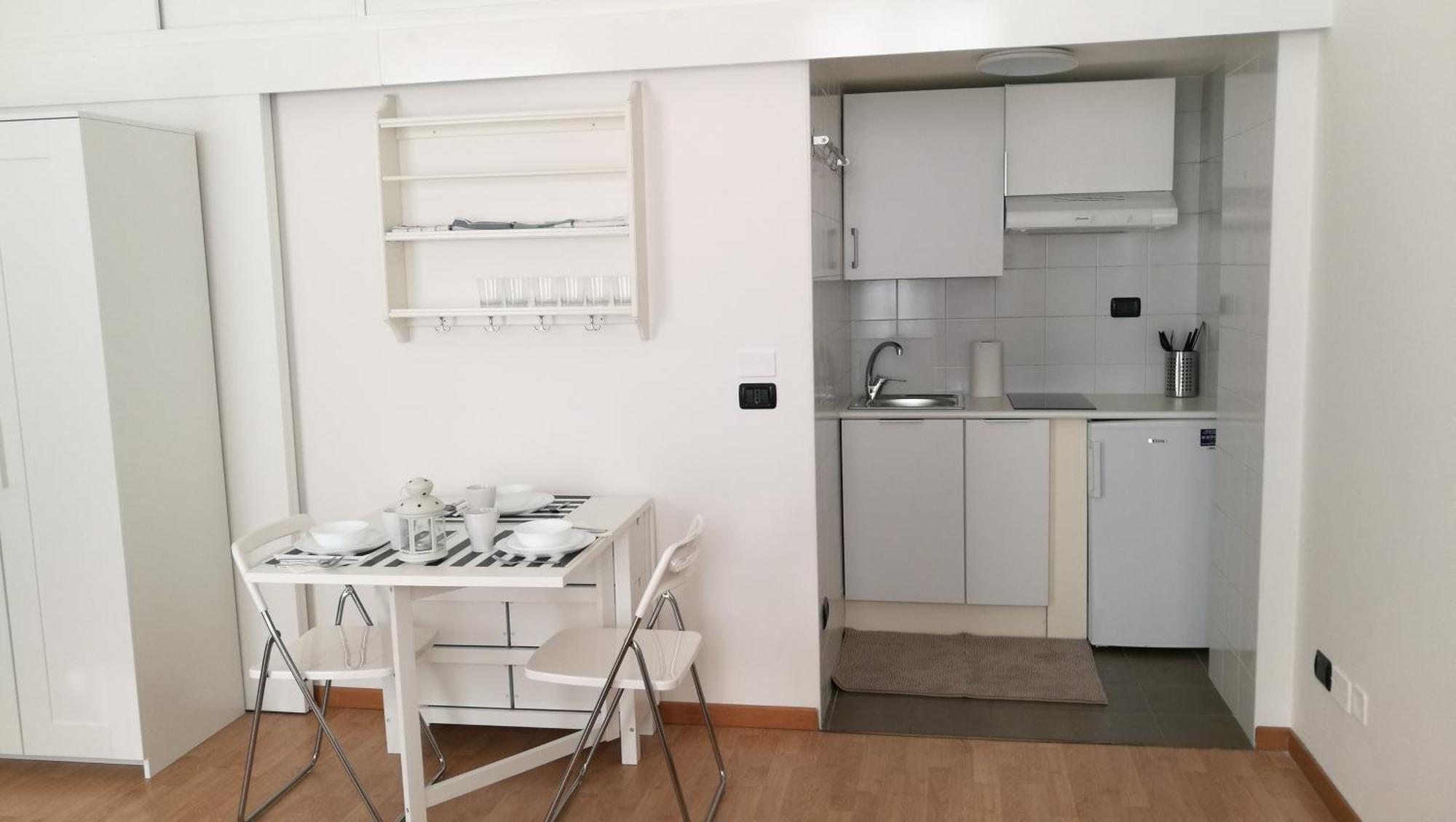 Monolocale Zona Loreto Mm1 Pasteur P1