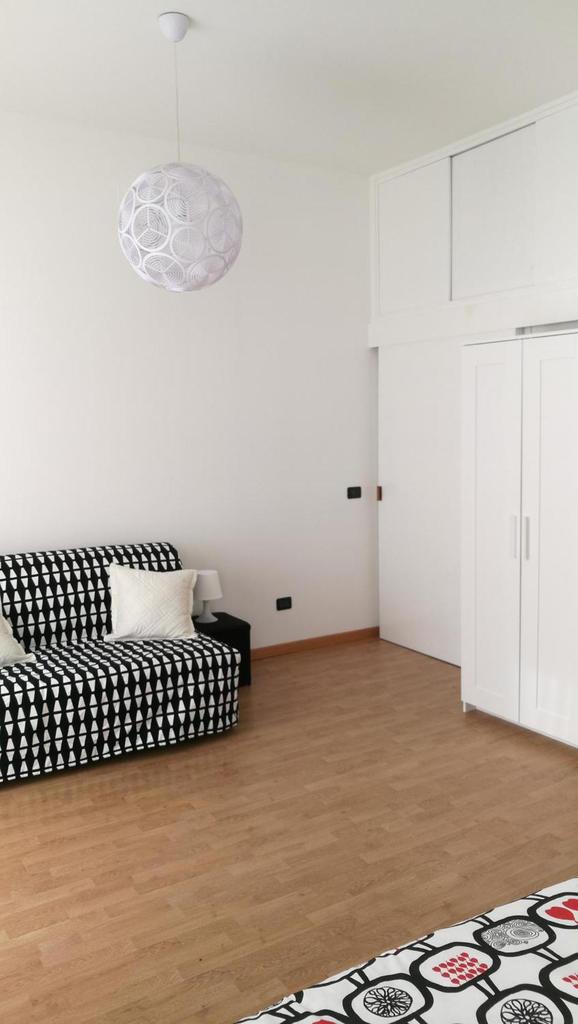 Appartamento Monolocale Zona Loreto Mm1 Pasteur P1