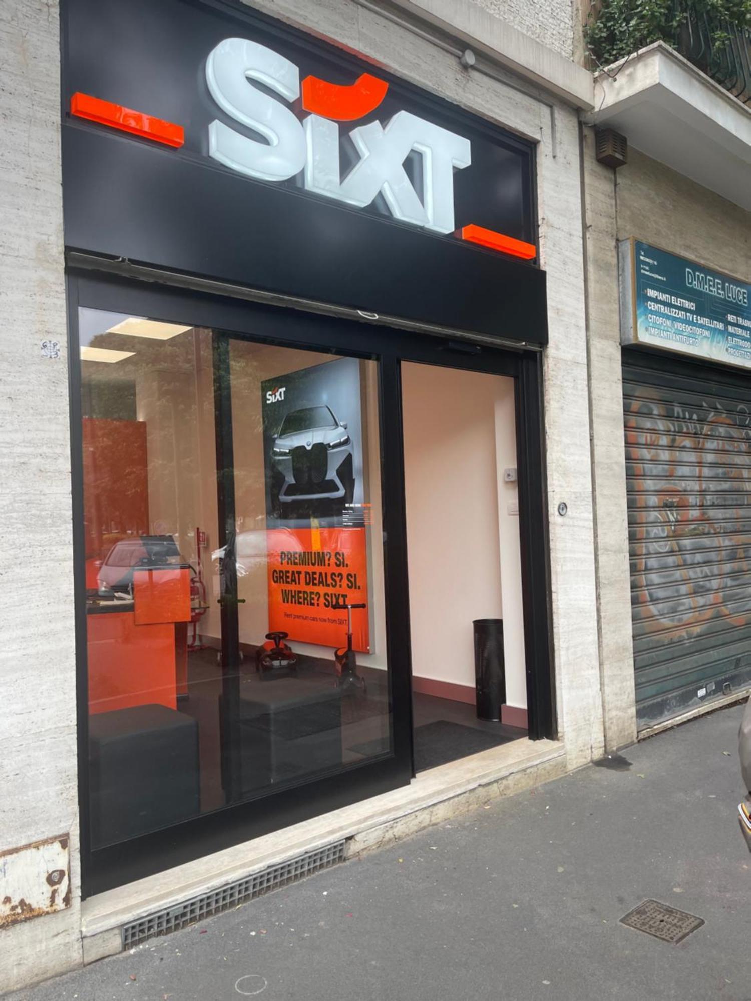 Centro, Life, Mico Milano