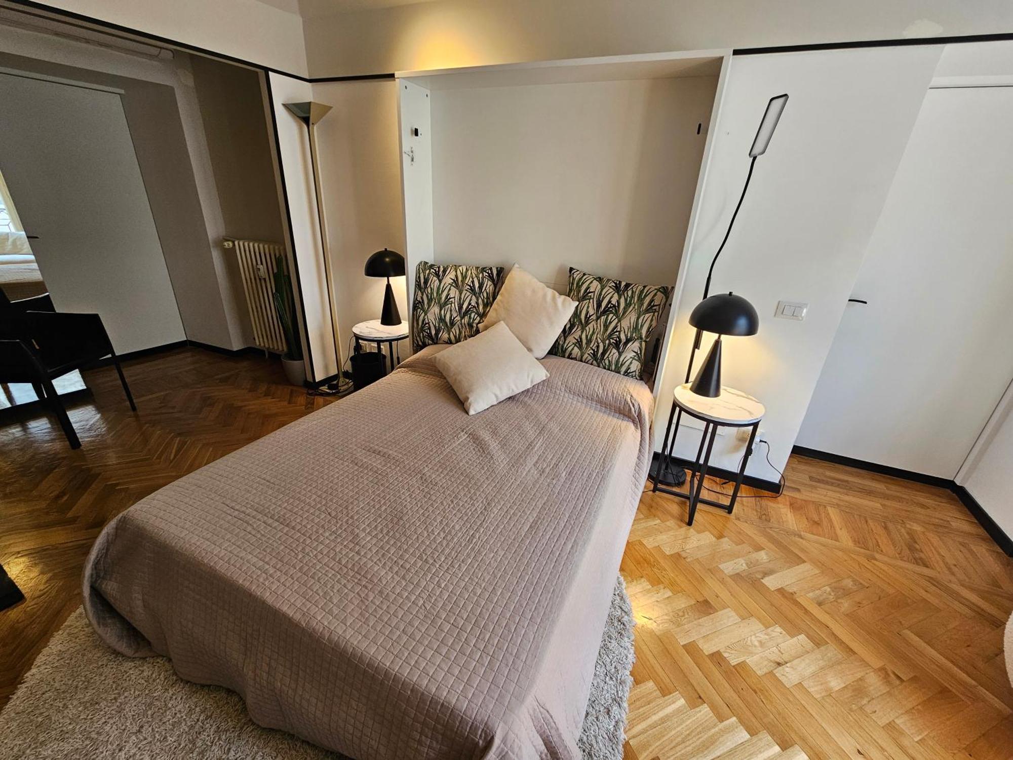 Exclusive Top Floor 2-bedroom Flat Apartment Milan