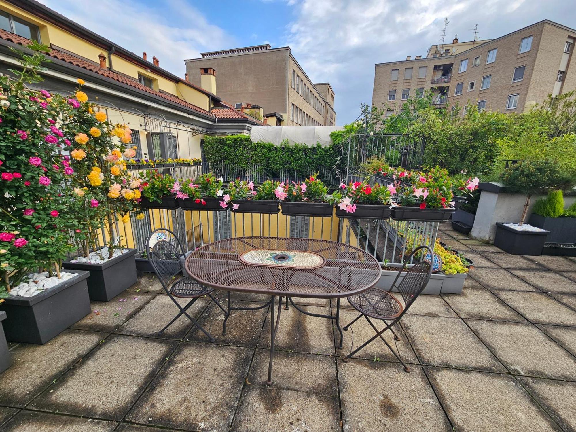 Exclusive Top Floor 2-bedroom Flat Milan