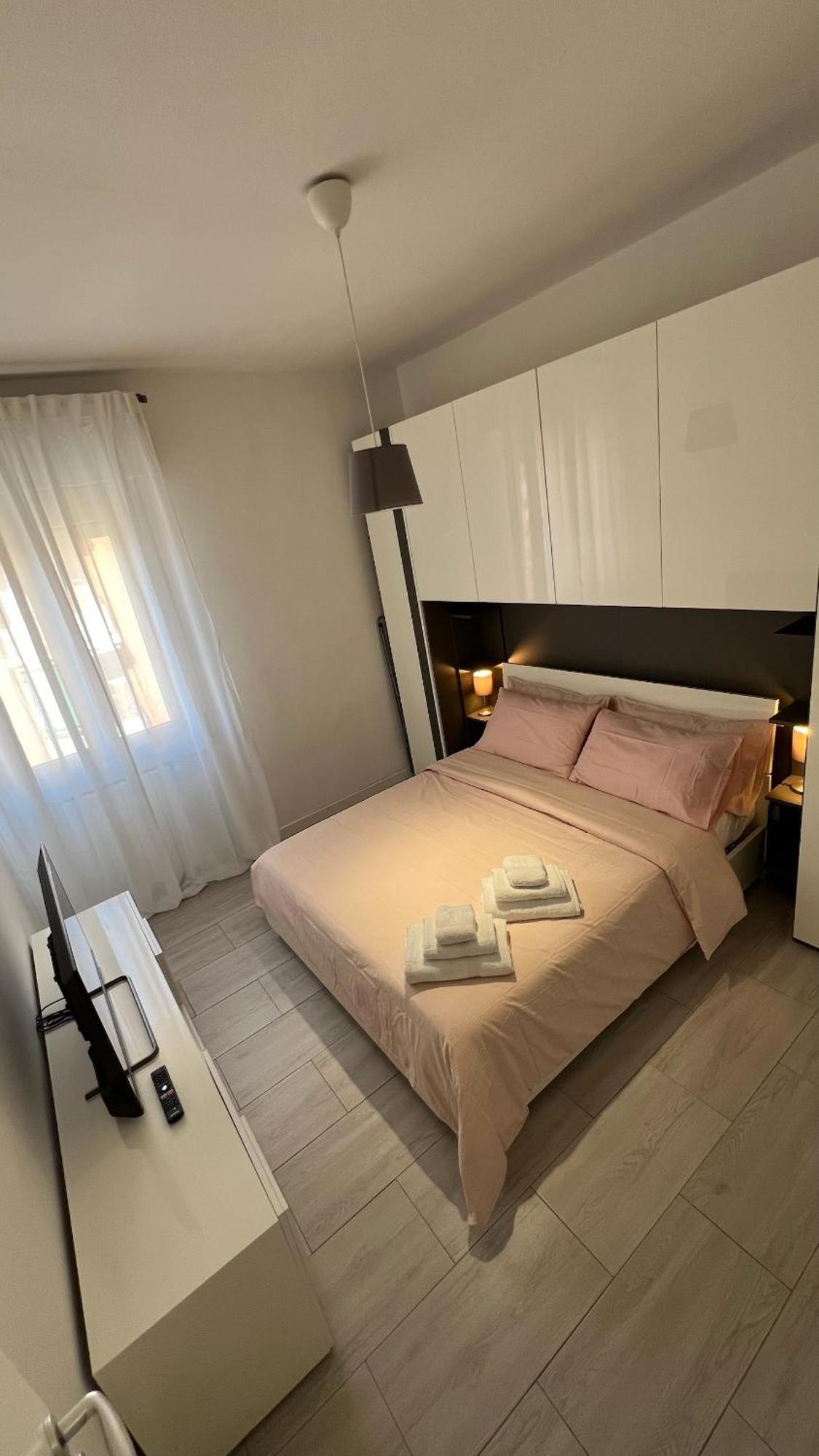 Leilighet Rafael - 10 Min From Linate Airport, Centrale Fs, Ospedale San Raffaele *