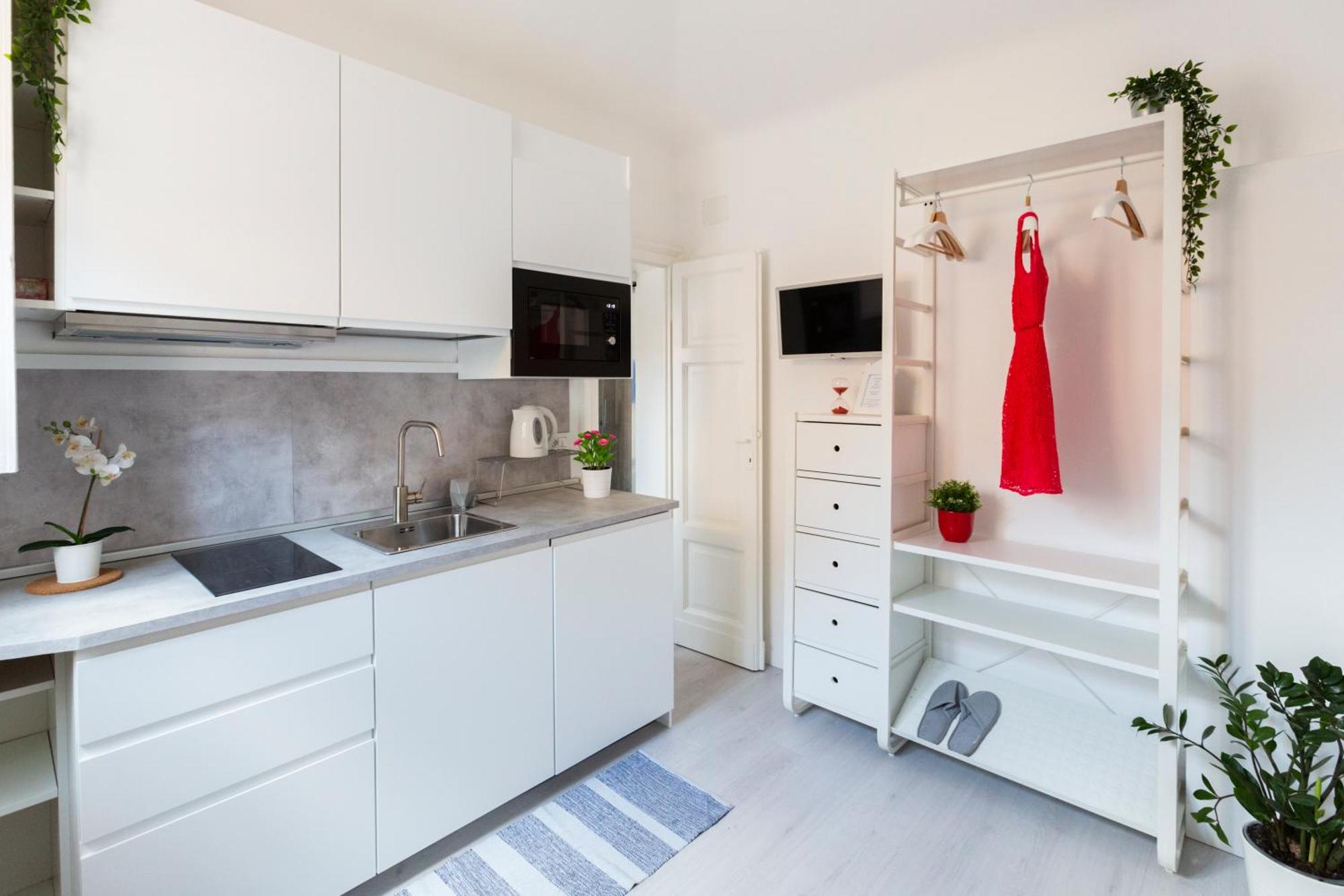 Commenda White Milano