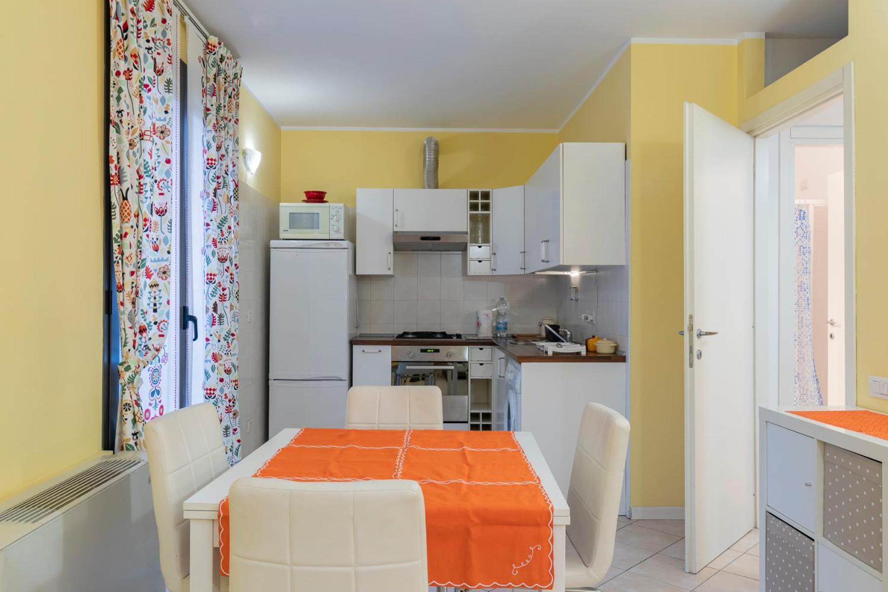 Xenia - Spacious Three-room 10 Min From Linate Lejlighed