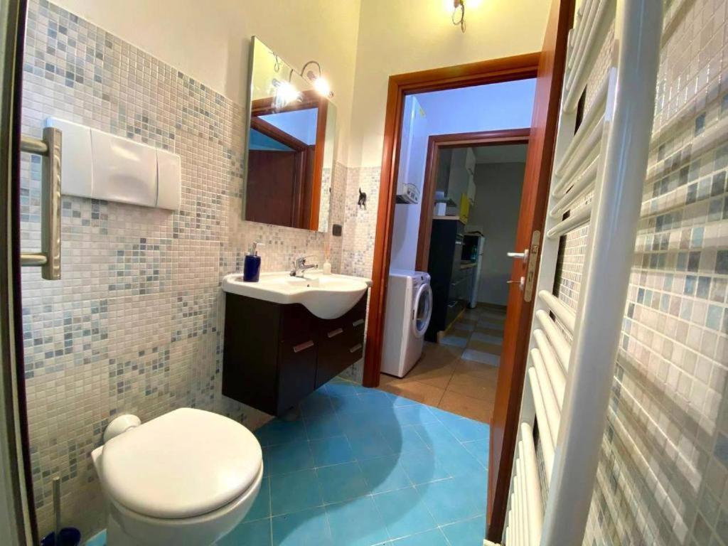 Conte Rosso House, Con Doppia Terrazza In Coorte Tranquilla A Due Passi Da Stazione E Metropolitana Lambrate Apartment