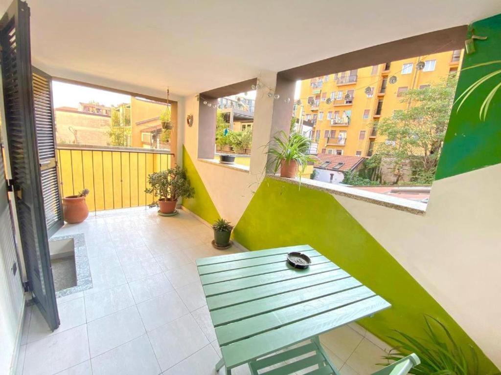 Apartment Conte Rosso House, Con Doppia Terrazza In Coorte Tranquilla A Due Passi Da Stazione E Metropolitana Lambrate Milan