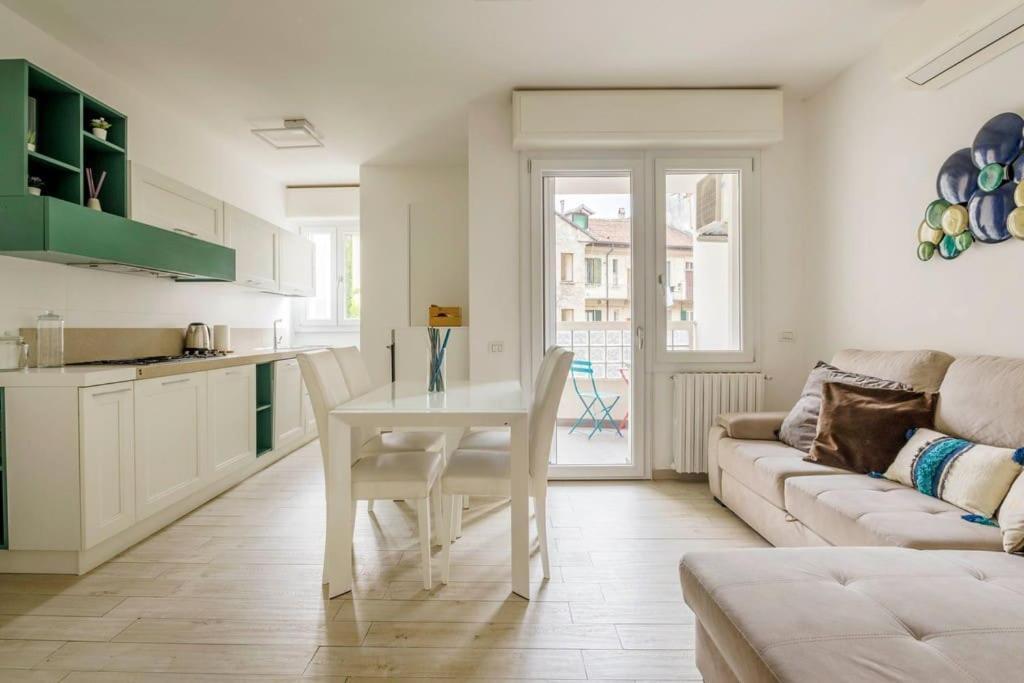 Brand New 3 Bedrooms In Navigli Area Apartment