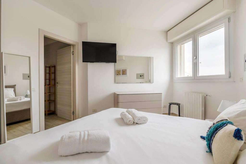 Apartment Brand New 3 Bedrooms In Navigli Area Milan