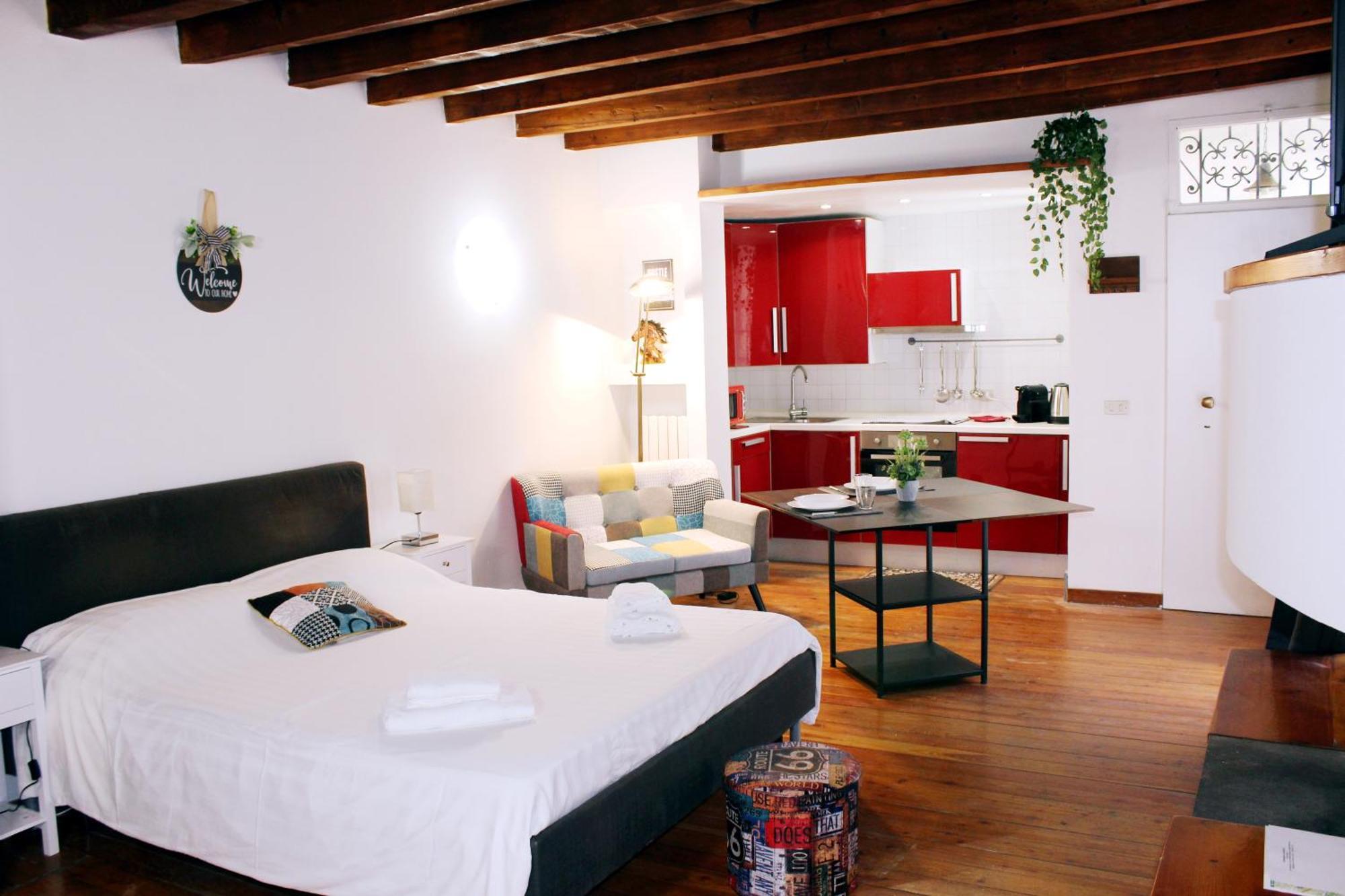 Apartment Hbhall Navigli 2 Milan