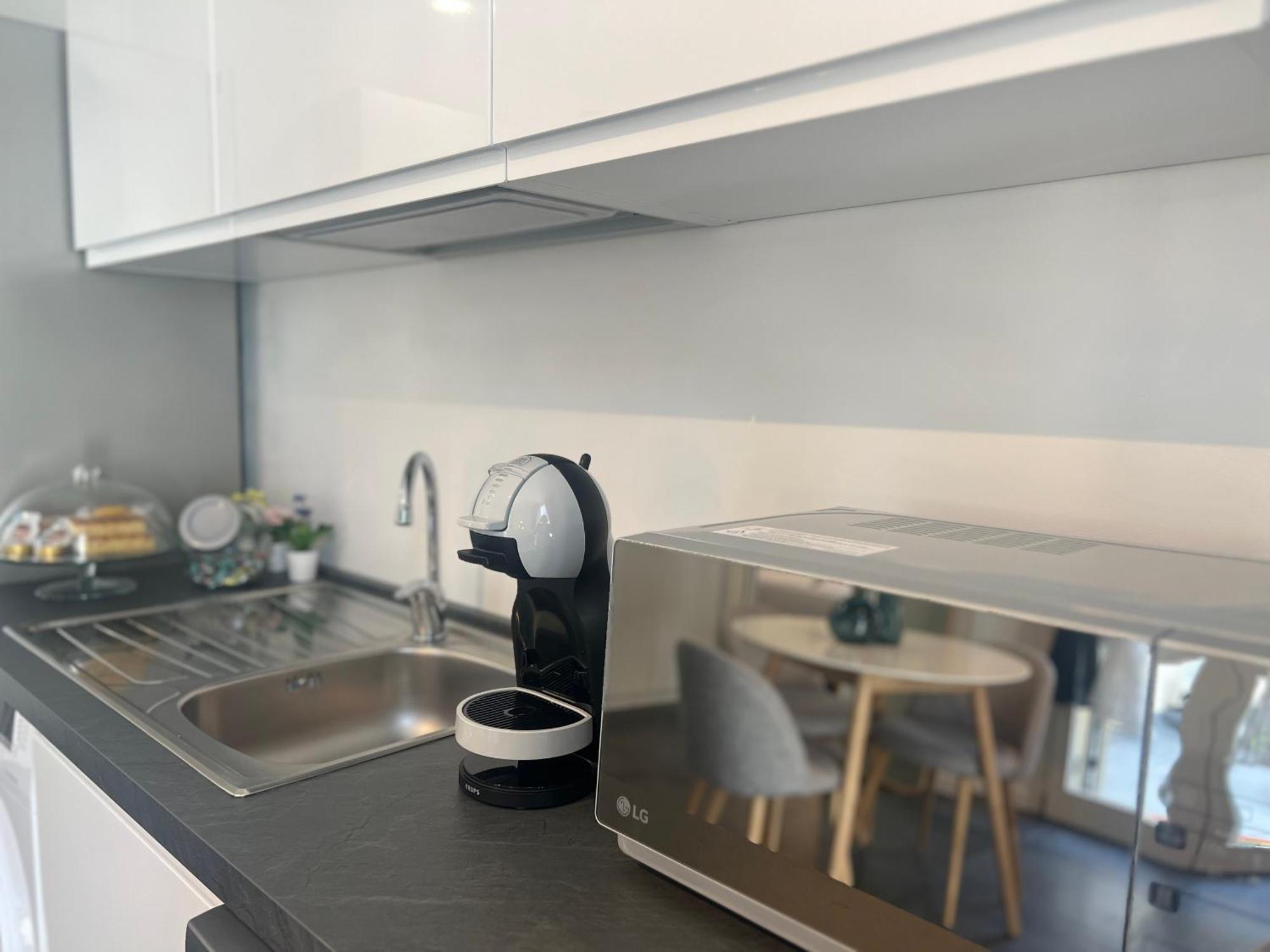 Regina In Melegnano - Wifi, Breakfast Box And Terrace Mailand