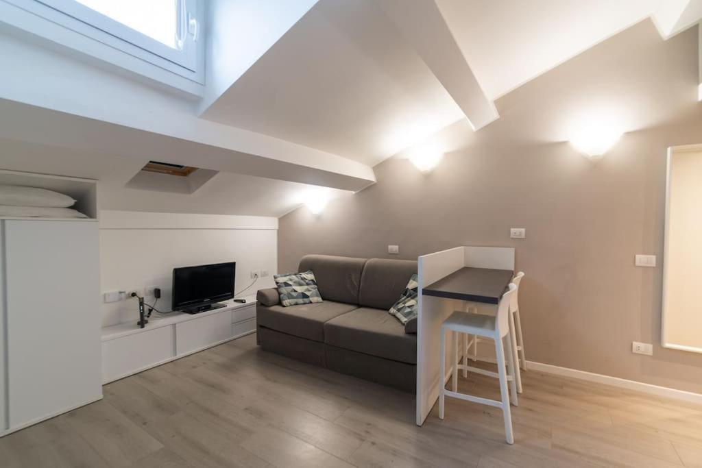 Intrho Flat Porta Romana Apartment