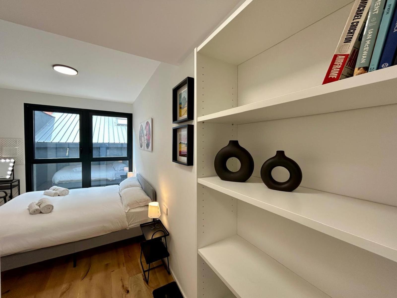 Apartment Kibilu Luxury With Terrace, Isola District And Near Garibaldi Station Milan