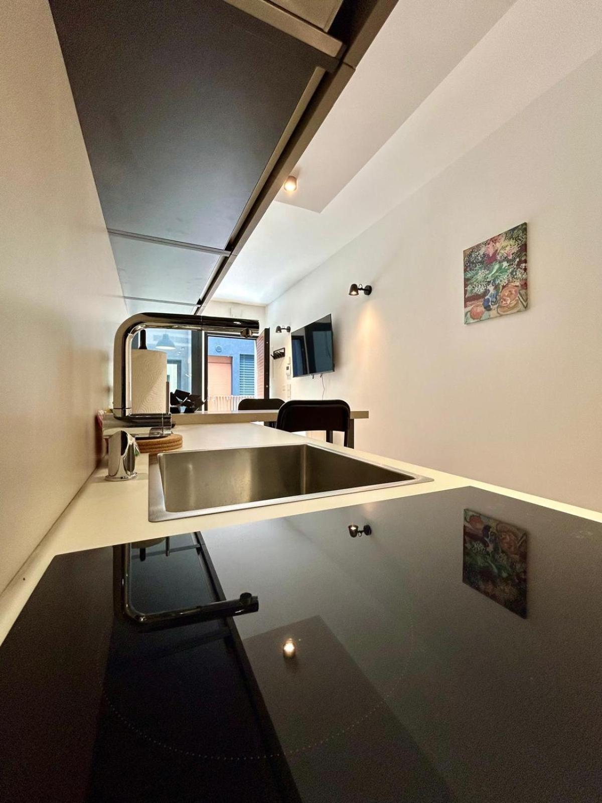 Apartment Kibilu Luxury With Terrace, Isola District And Near Garibaldi Station *
