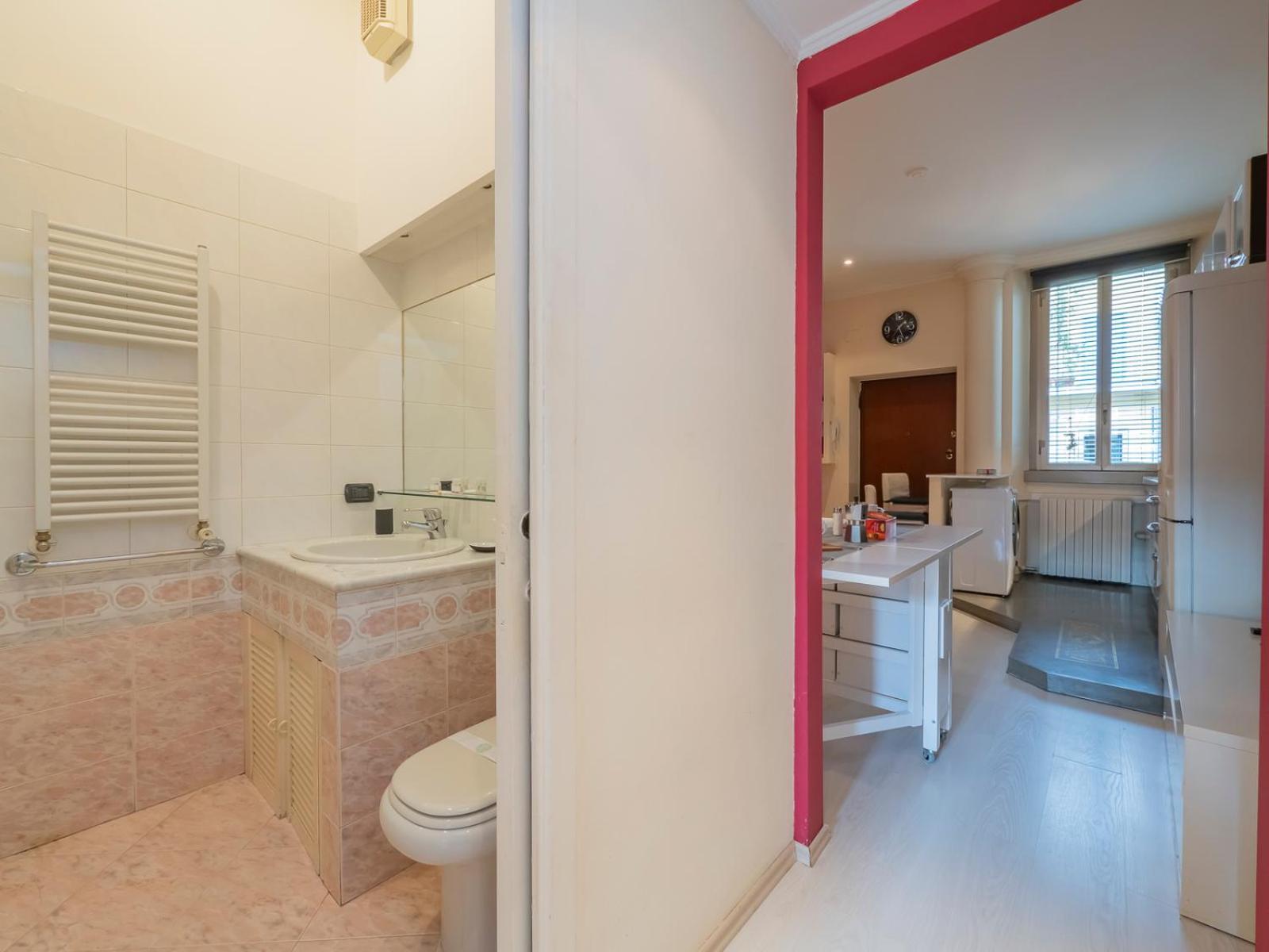 Xenia - Colorful In Fiera Area Apartment Milan