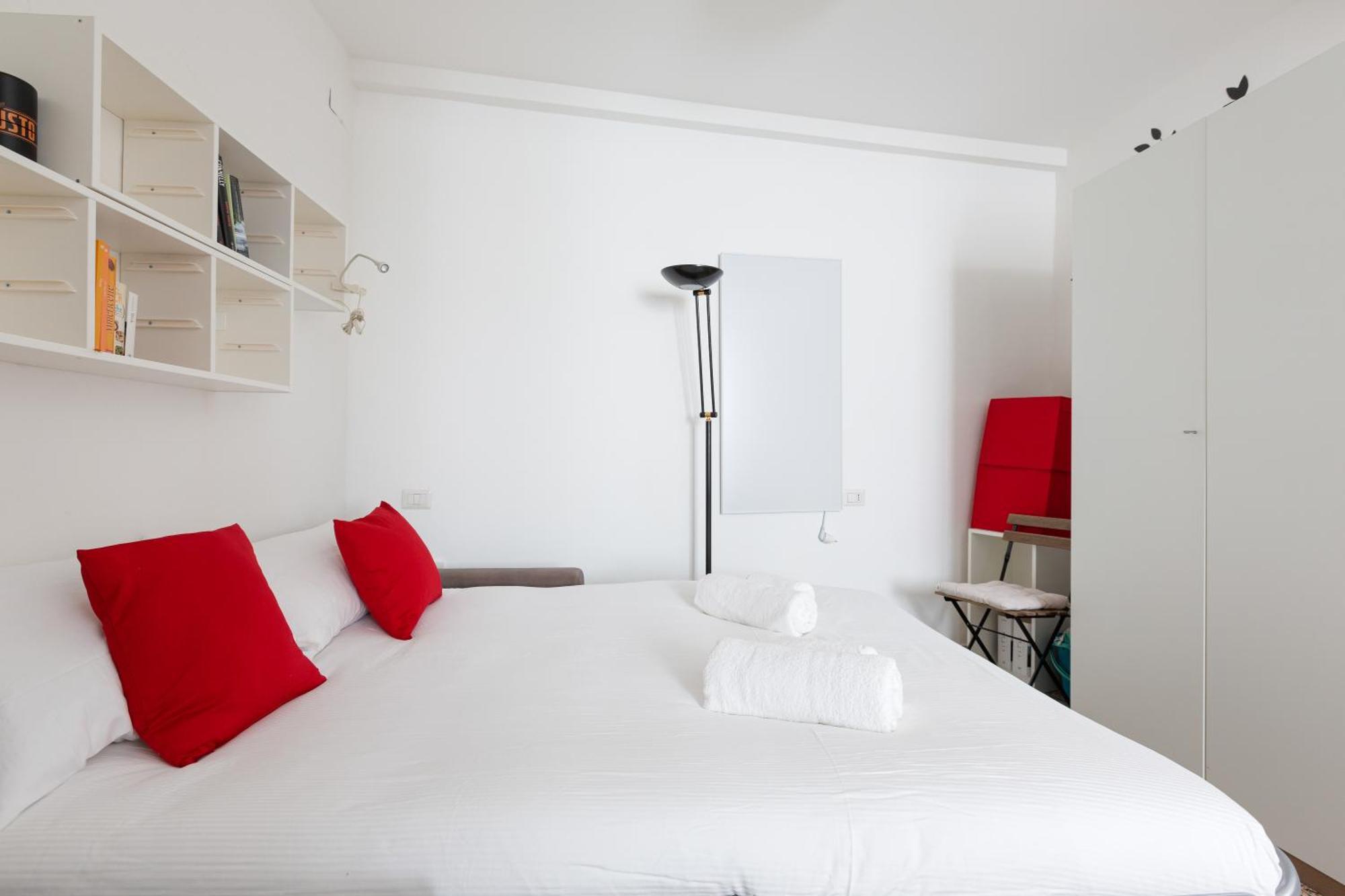 Guesthost - Sant'Ambrogio Modern Studio *