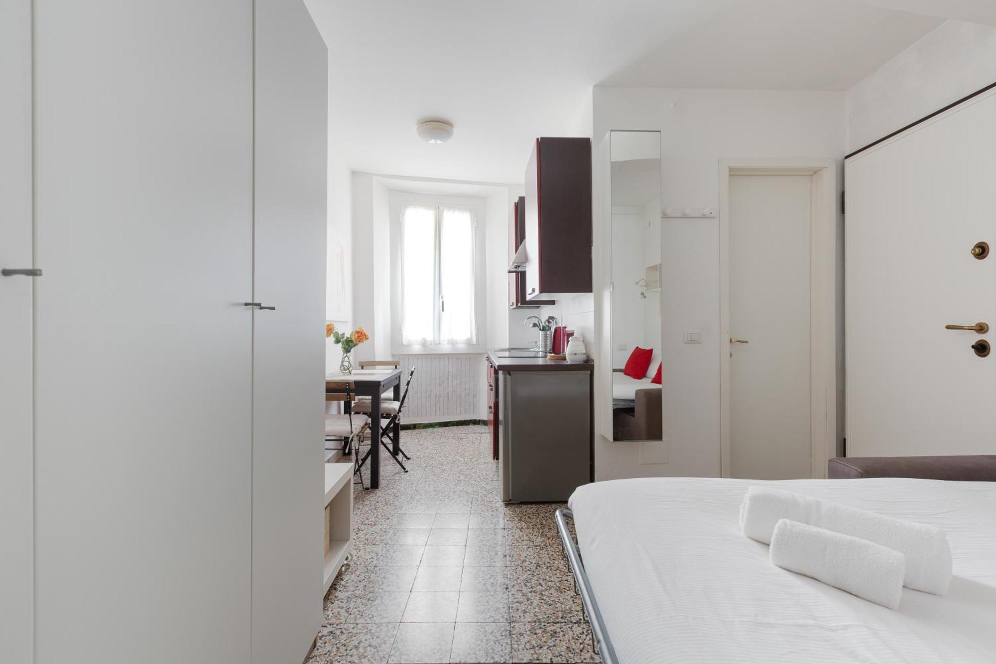 Guesthost - Sant'Ambrogio Modern Studio *