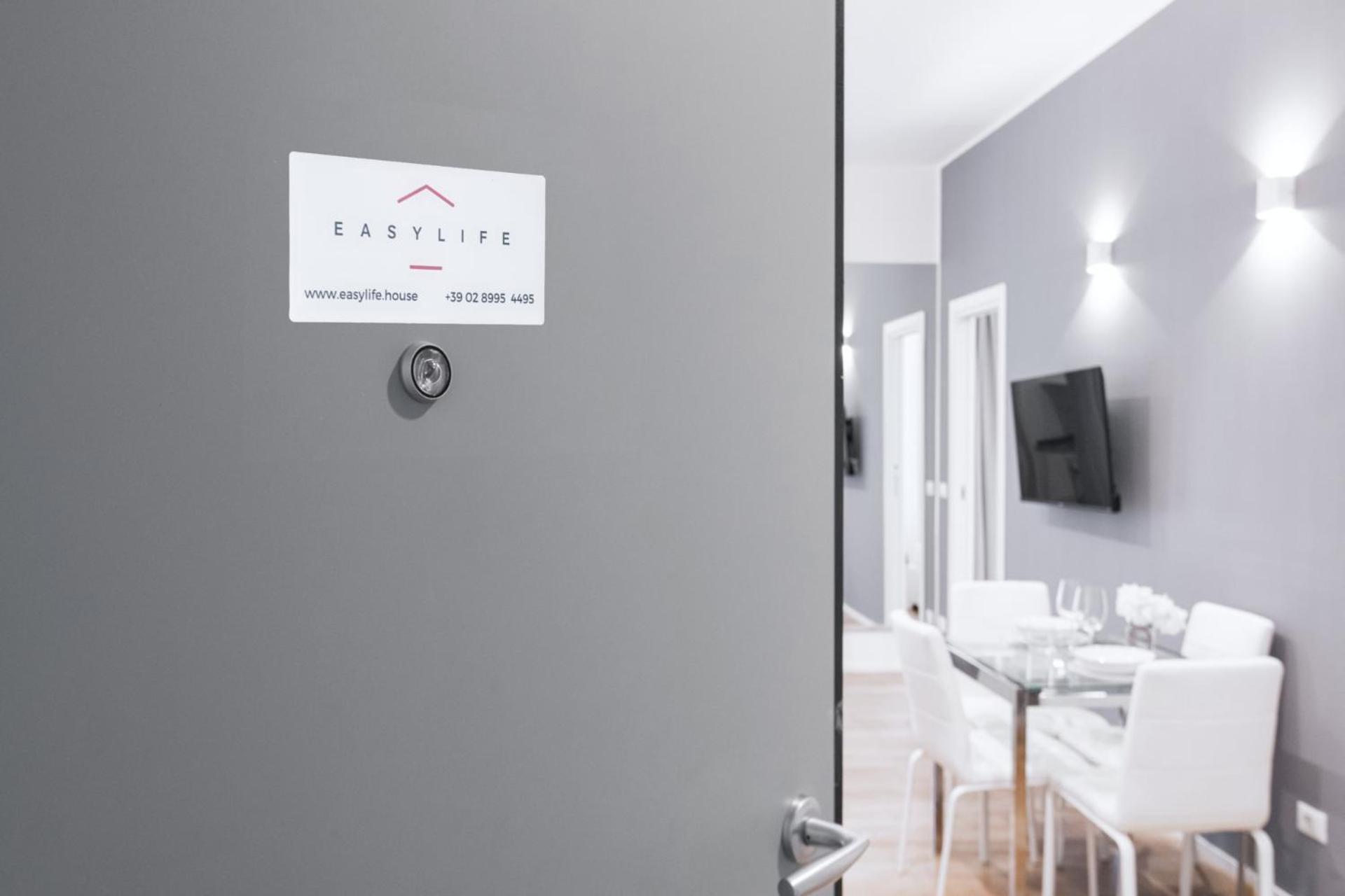 Apartment Easylife - Residenza Chic Vicino Al Duomo Milan
